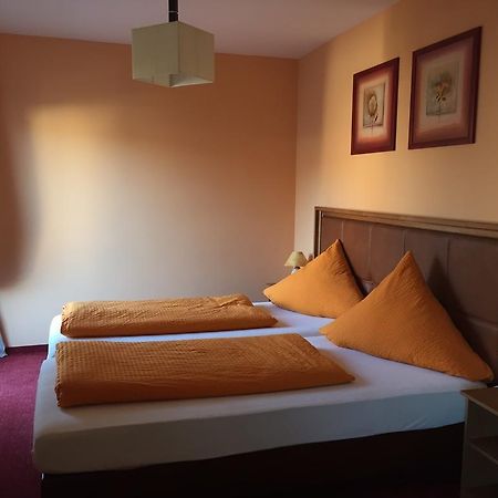 Haus Der Gastlichkeit Hotel Ratingen Room photo
